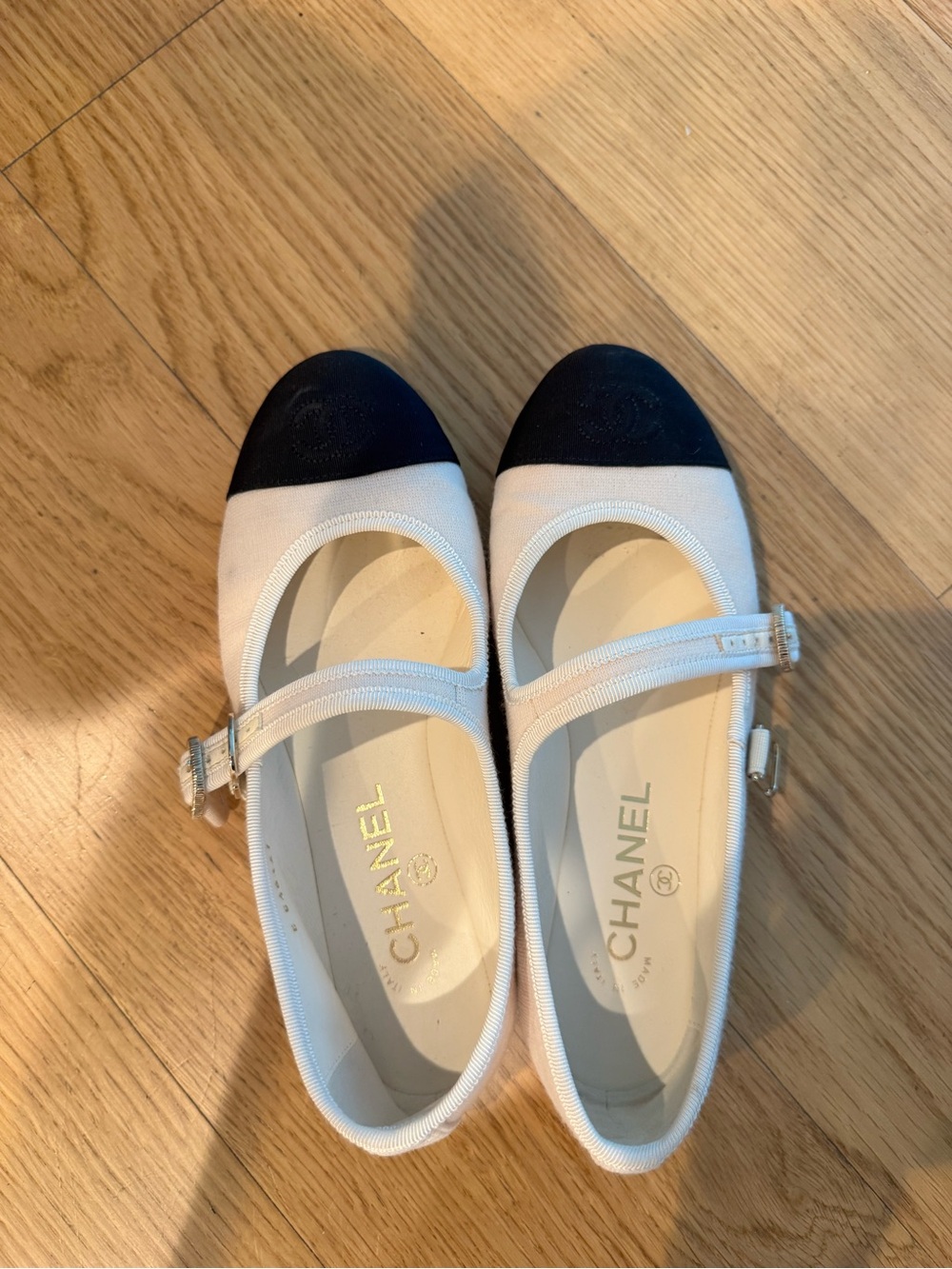 CHANEL Two-Tone Mary Jane Flats - Ivory and Black Cap - Picture 4 of 8